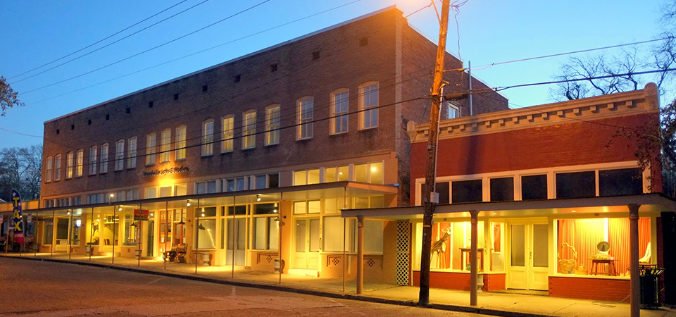 Woodville Live-work and Apartment Rentals, Studio 137, Town Square Café | Woodville Lofts & Studios, Mississippi, MS